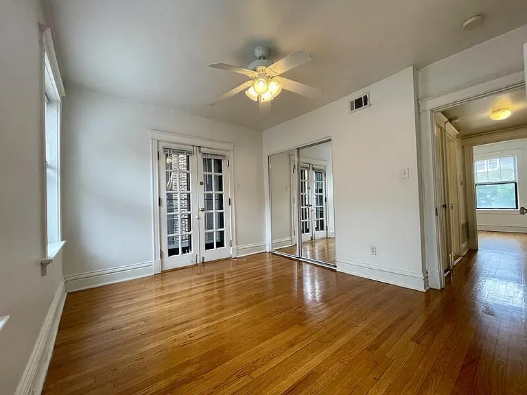 6323 S Rosebury Ave #2E — Photo 13