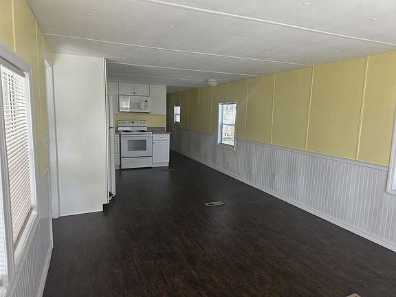 5th image of 61 Dale Dr W