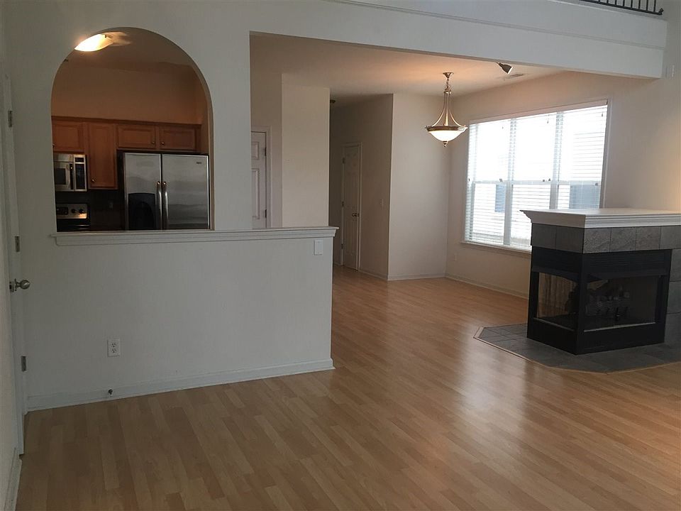 1st image of 1198 Island Pl E