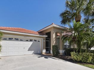 1652 S Club Dr, Wellington, FL 33414