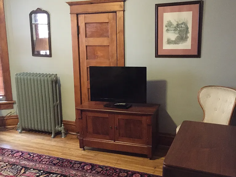 421 1/2 Washington St #2 — Photo 8