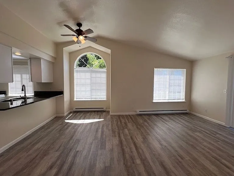 5684 Eagle Pkwy — Photo 2