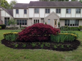 6 Farmgate Dr, Colts Neck, NJ 07722