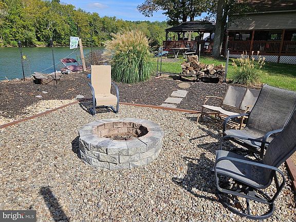 5th image of 56 Boo Blvd