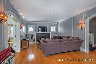 3rd image of 847 Giddings Ave SE
