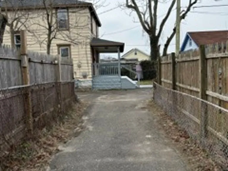 217 Abbey Ln — Photo 23