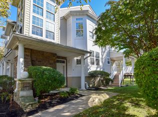 2 Sea Breeze Ct, Manahawkin, NJ 08050