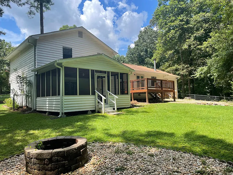 2423 Falcon Ct — Photo 18