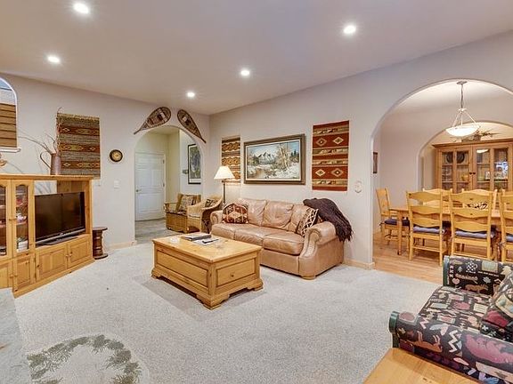 3rd image of 1415 Commonwealth Dr