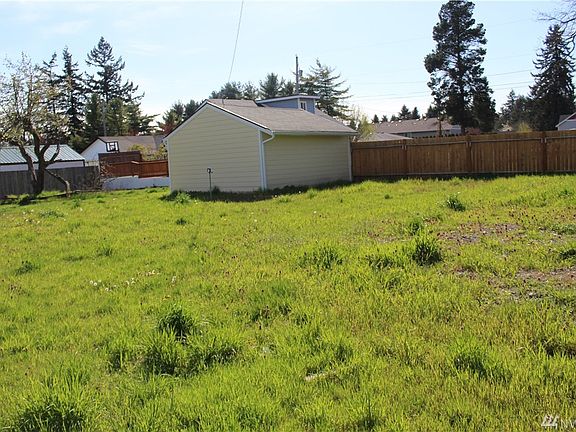 5th image of 6425 52nd Ave W