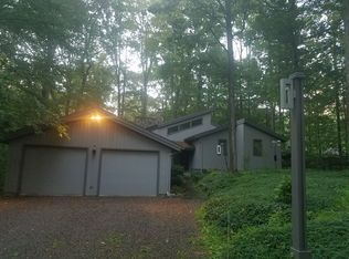 4315 Cedarvale Rd, Syracuse, NY 13215