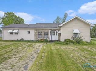 1320 Hopkins St, Defiance, OH 43512