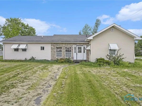 1320 Hopkins St, Defiance, OH 43512