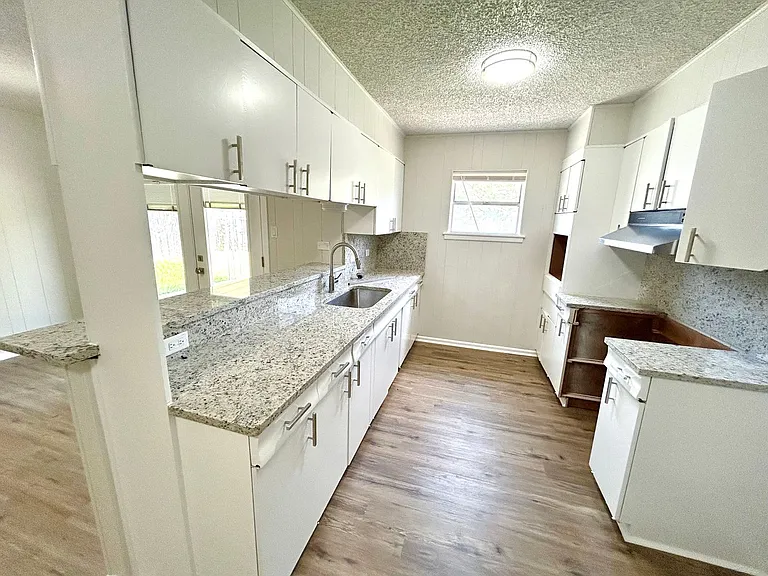 116 Roundtree Dr — Photo 5