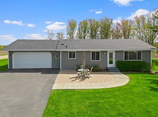 9285 Parley Lake Rd, Waconia, MN 55387