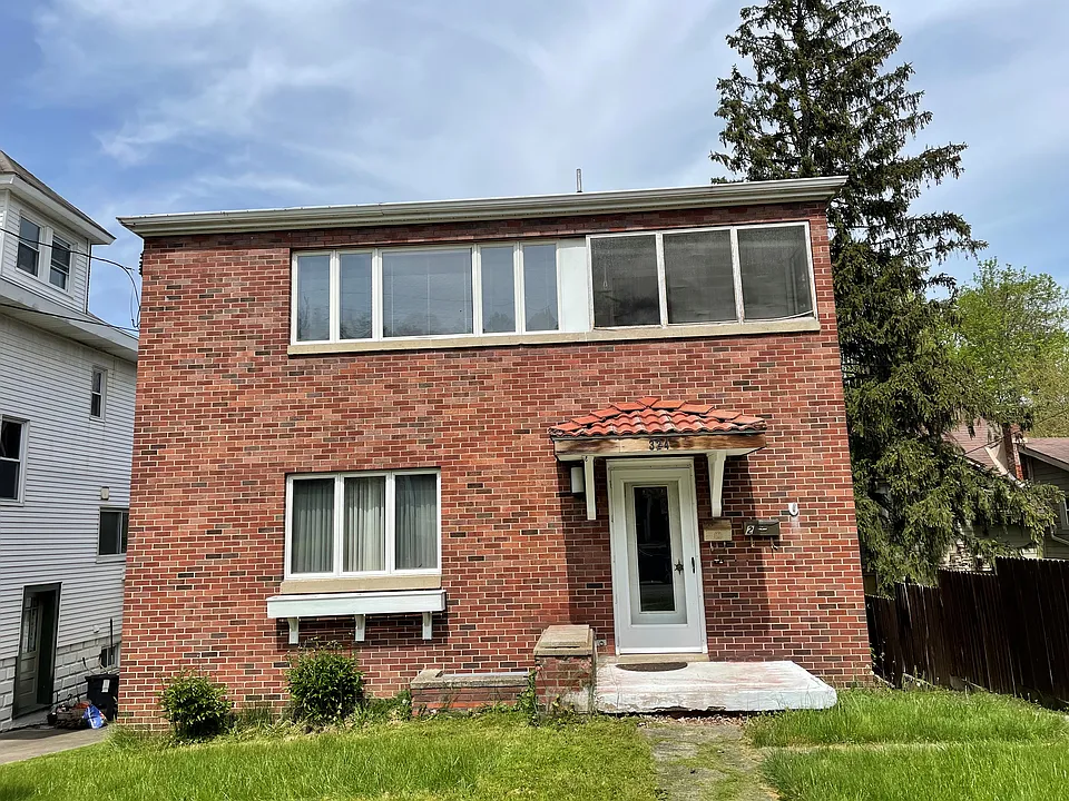 324 S High St #1