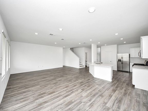 5th image of 3815 Moss Hill Rd
