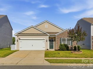 146 N Cromwell Dr, Mooresville, NC 28115