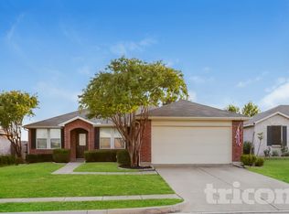 1513 Queen Annes Dr, Burleson, TX 76028