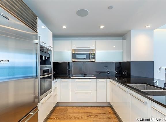 3rd image of 17121 Collins Ave APT 1507