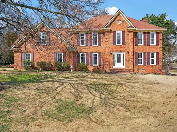 100 Terrence Ct, Greer, SC 29650