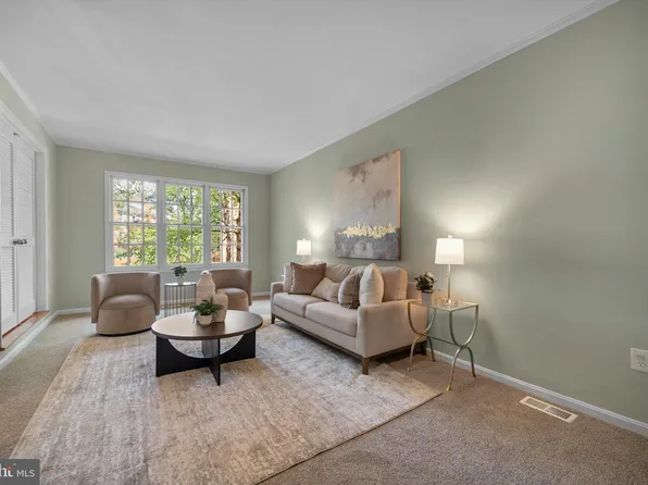 5115 Woodmire Ln, Alexandria, VA 22311