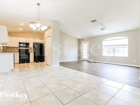 4th image of 3344 Senlac Ln