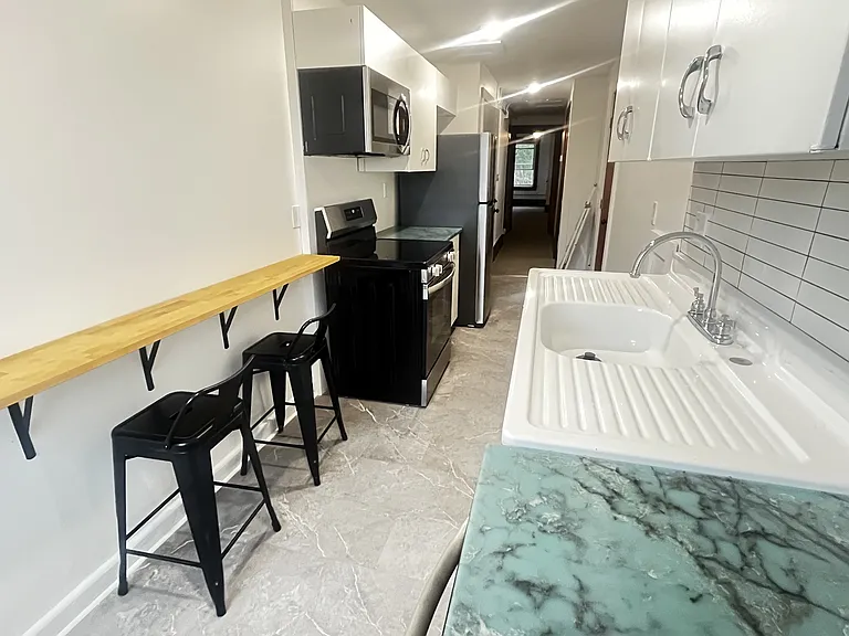 496 Dorsey Ave #4 — Photo 7