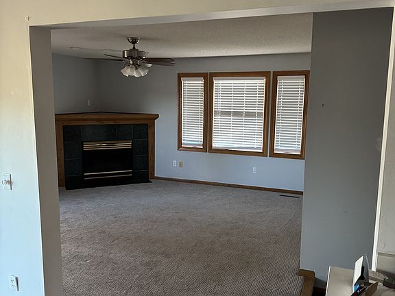 3rd image of 19390 Eureka Ave W