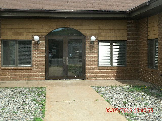 1st image of 634 E Ayer St