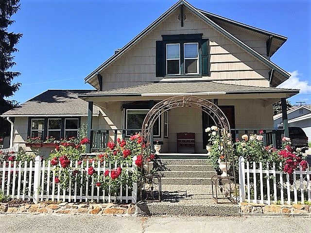 1st image of 425 E Chelan Ave