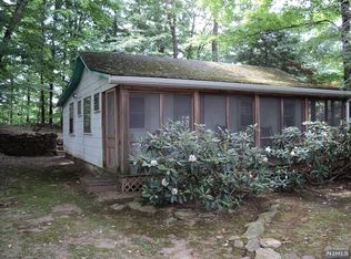 35 Belford Dr, Hewitt, NJ 07421