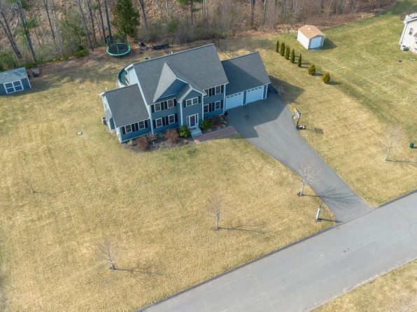 6 Butterfly Ln, Lunenburg, MA 01462