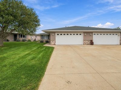 1812 Clubhouse Dr NE, Stewartville, MN, 55976