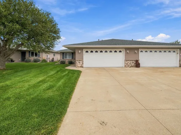 1812 Clubhouse Dr NE, Stewartville, MN 55976