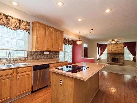 5th image of 1442 Applebrook Ln