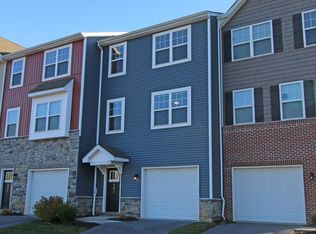 802 Admirals Quay Dr, Mechanicsburg, PA 17050