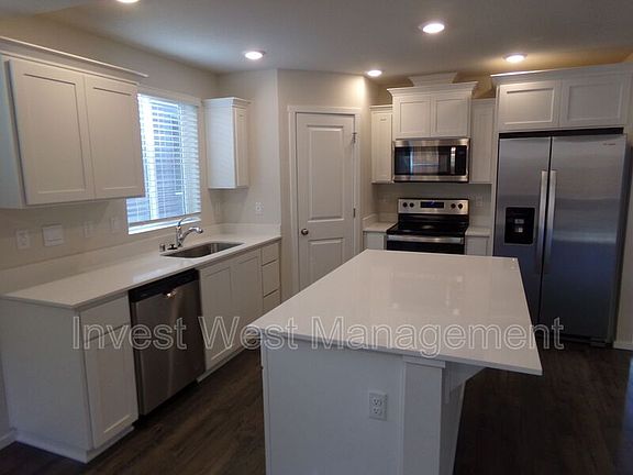 3rd image of 6229 NE 120th St