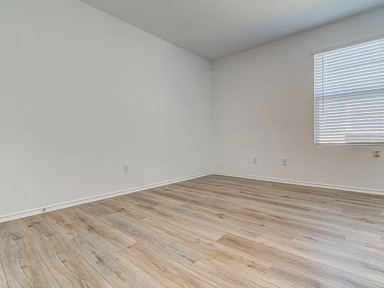 361 Madrid St — Photo 13