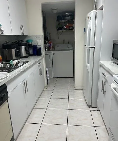 4139 SW 66th Way #140 — Photo 6