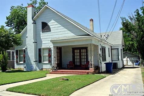 1st image of 827 W Kings Hwy
