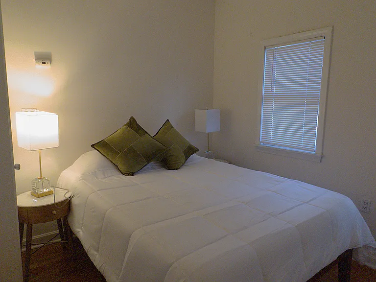 245 W 5th St #2 — Photo 8