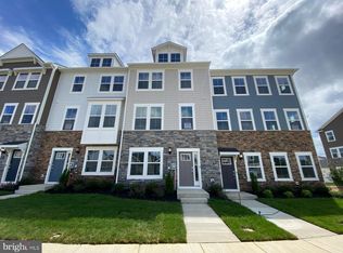 10560 Roundstone Ln, White Plains, MD 20695