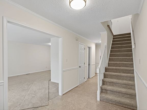 2nd image of 39 W Wainwright Dr