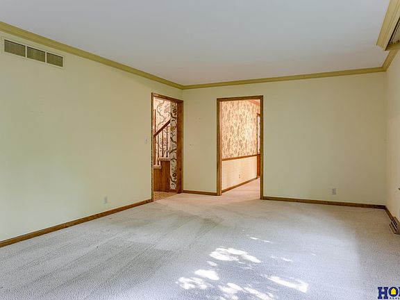 3rd image of 1810 Saint James Rd