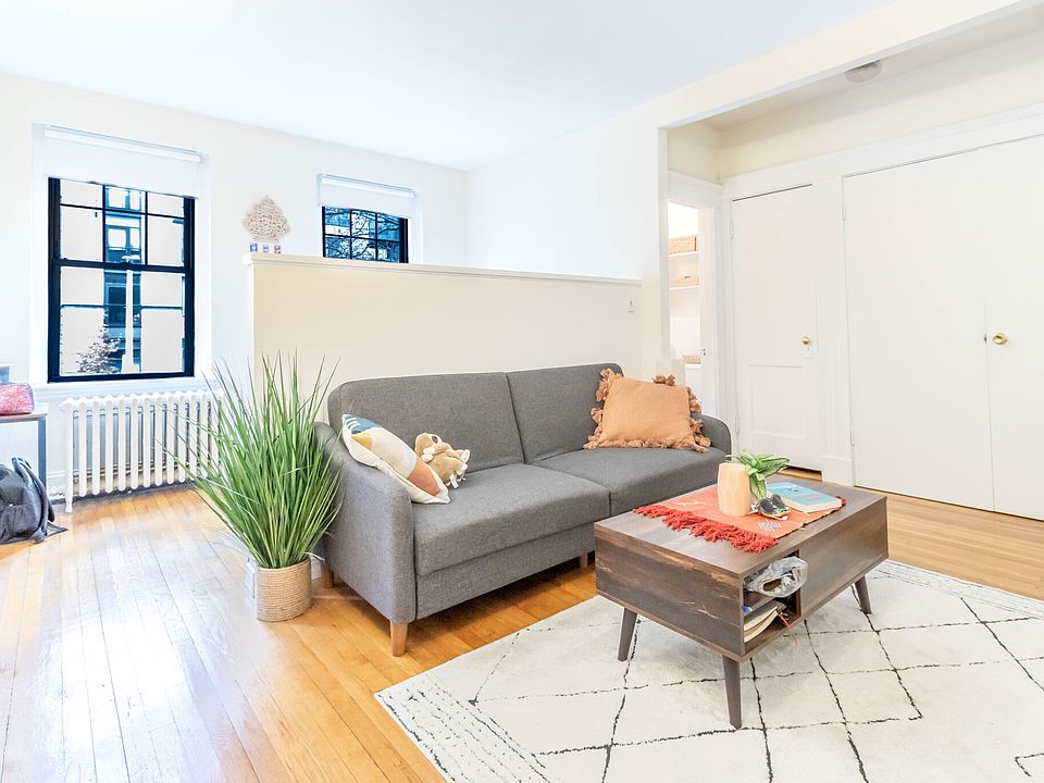 1st image of 62 Queensberry St APT 205