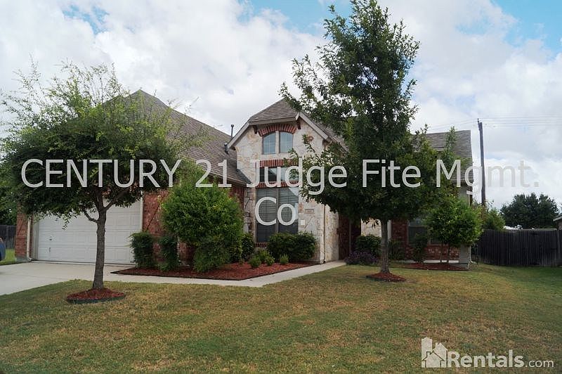 1st image of 412 Lakefront Ct