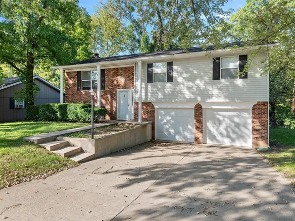 39 Innsbruck Ln, Shiloh, IL 62221