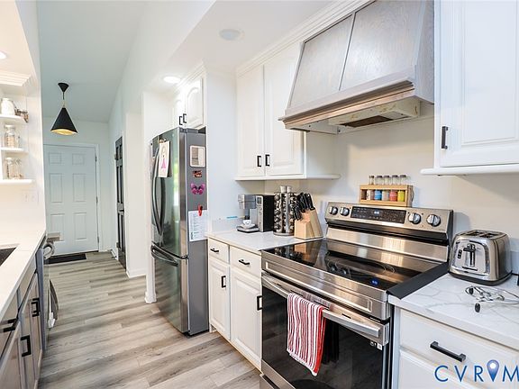 2nd image of 7448 Orchardhill Dr
