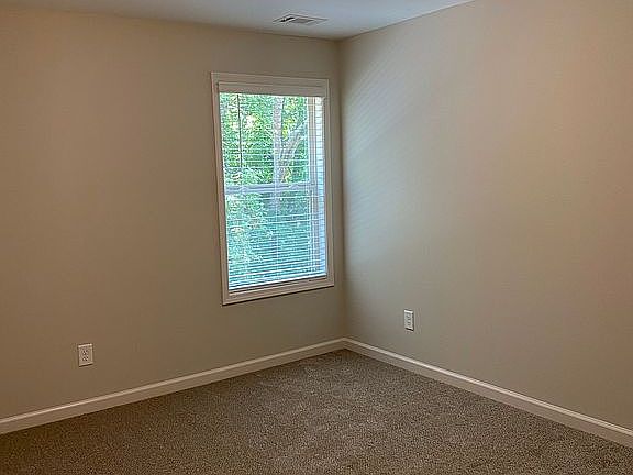 3rd image of 206 Grand Oak Dr
